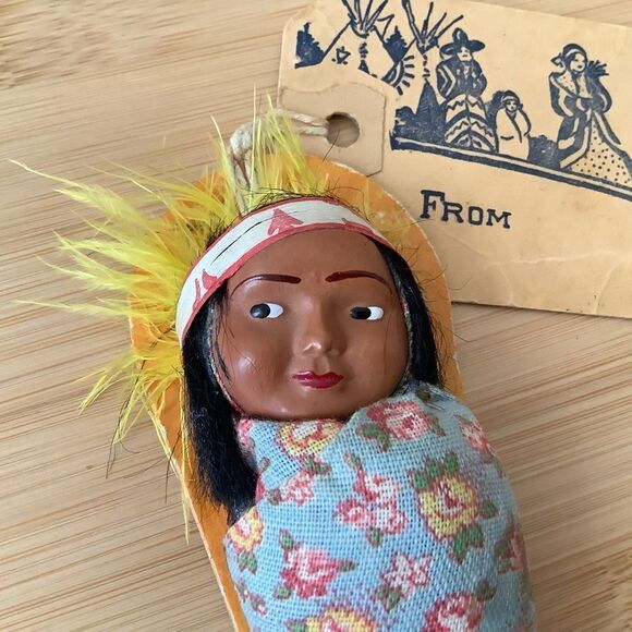 Vintage Skookum Papoose Souvenir Mailer Circa 40s - Picture 1 of 4